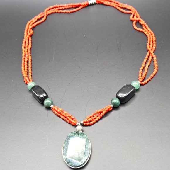 Jadite/Seraphinite Coral Color Seed Bead Necklace - Picture 5 of 5